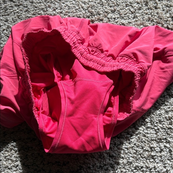 Lululemon Hotty Hot Short II *Long 4" Heartthrob Pink size 4 - Picture 4 of 5